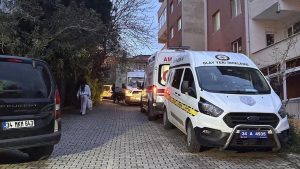 Anne ve Babasını Öldürüp Canına Kıydı