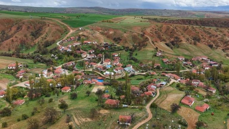 Heyelan Köyü Tehdit Ediyor, Vatandaş Tedirgin: “Durum Çok Ciddi”